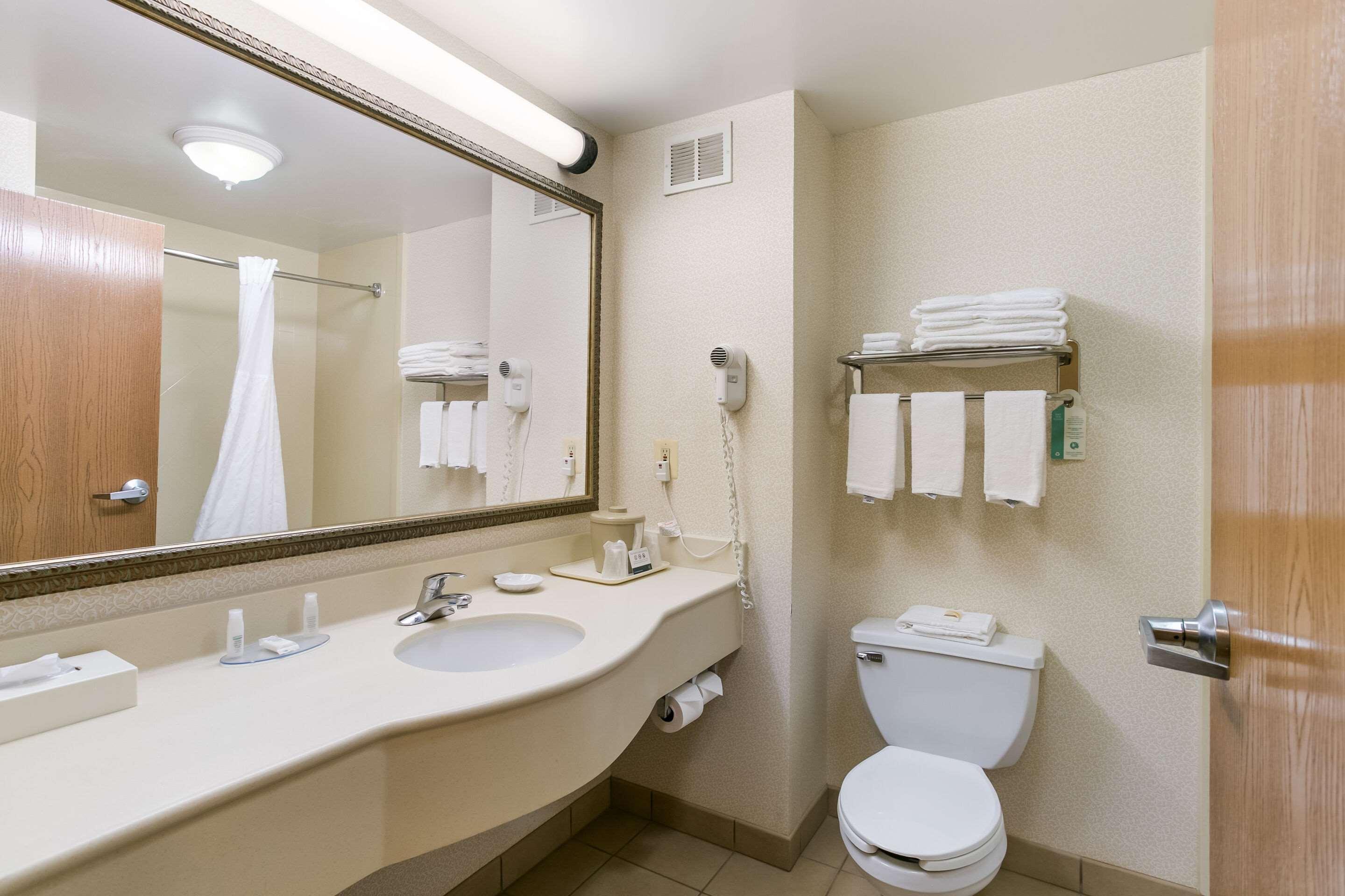 Quality Inn & Suites Bel Air I-95 Exit 77A エクステリア 写真