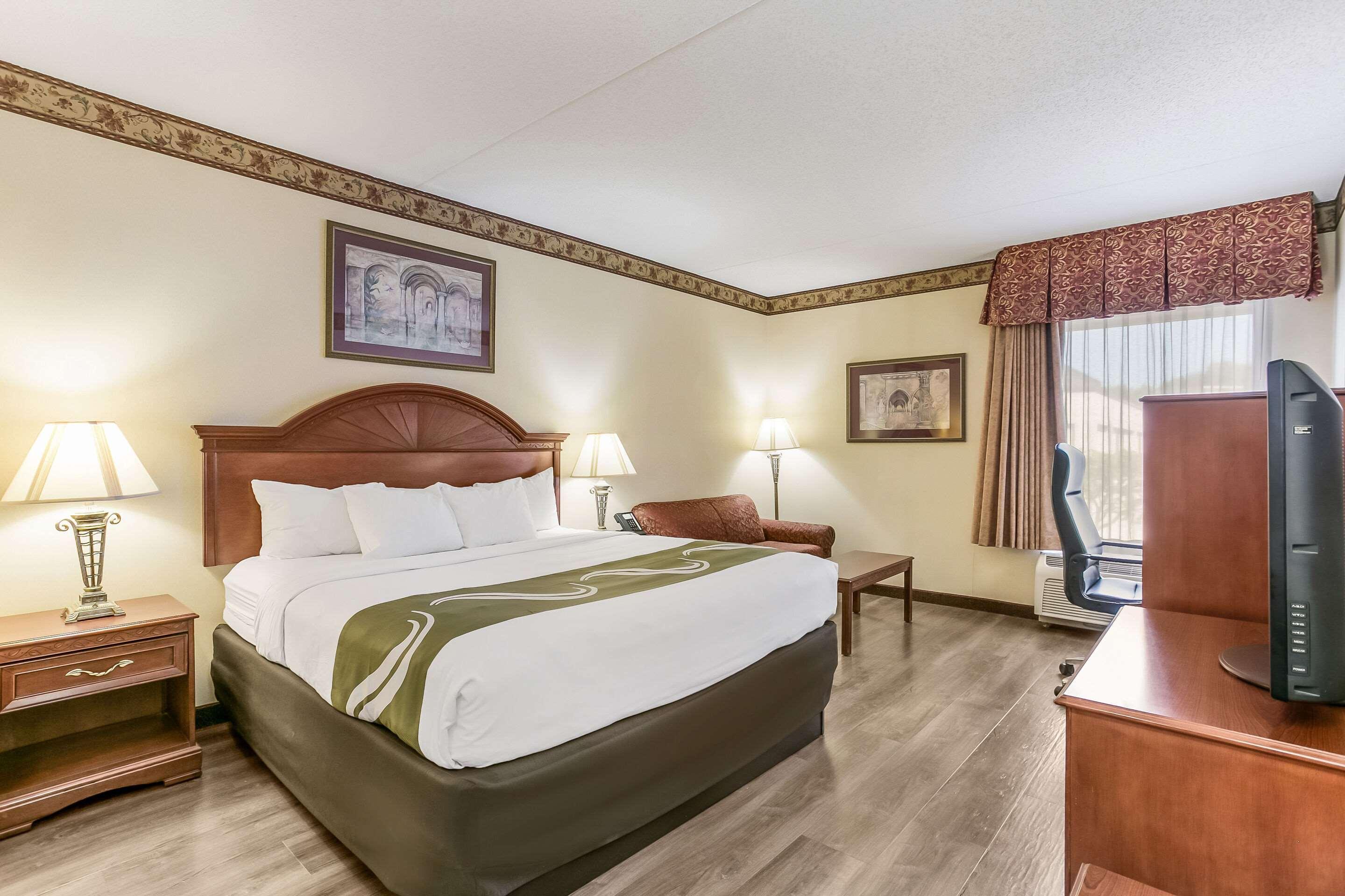 Quality Inn & Suites Bel Air I-95 Exit 77A エクステリア 写真